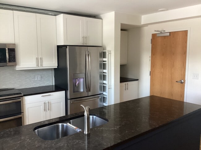 Photo - 2835 W Parkside Pl