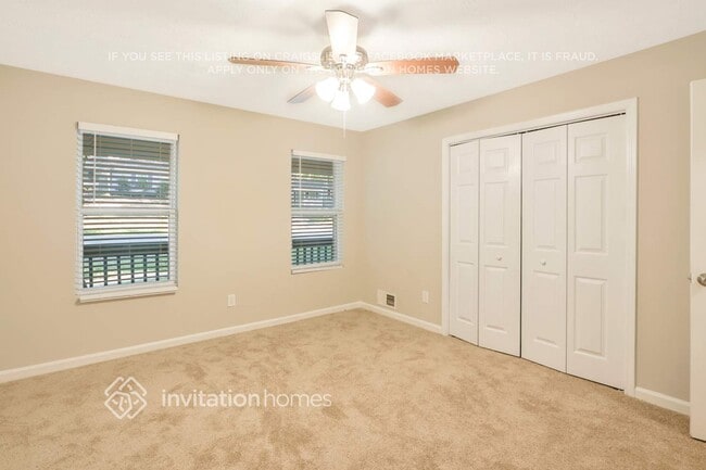 Photo - 662 Lakeridge Dr SE