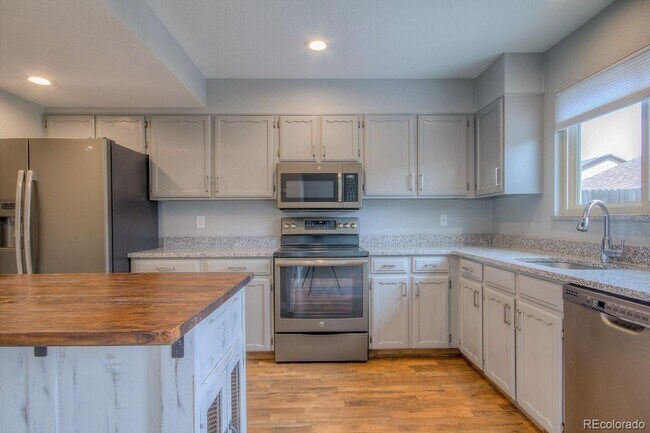 Photo - Updated Home in The Dam East-West!