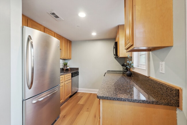 Photo - 104 Rondak Cir