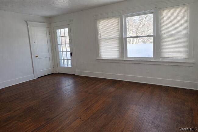 Photo - 196 Englewood Ave