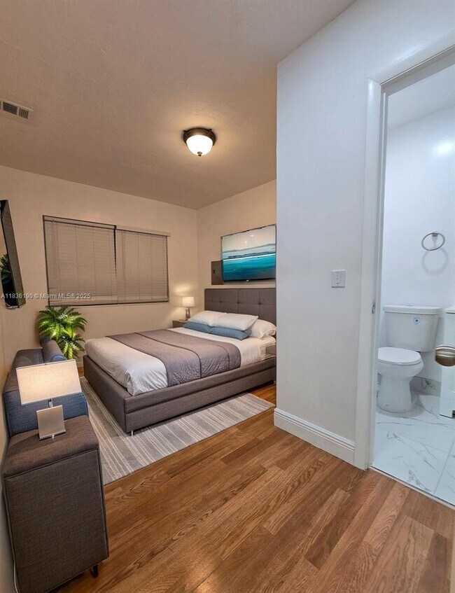 Photo - 3417 SW 25th Ter Unidad 1