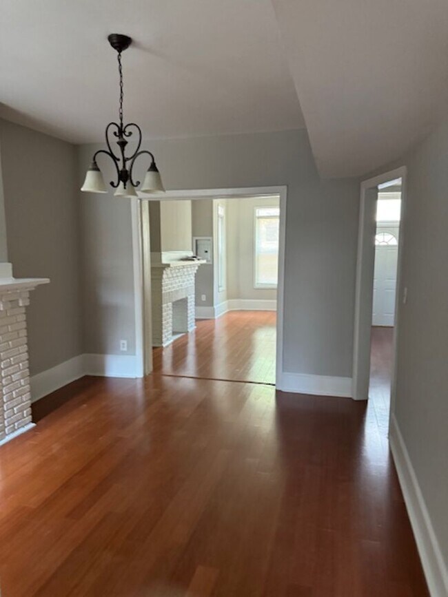 Photo - 239 K St NE
