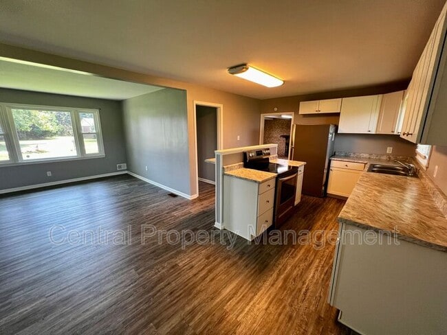 Photo - 104 Madison Cir
