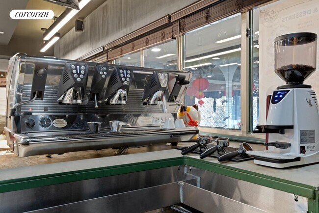 Photo - 36-36 Prince St