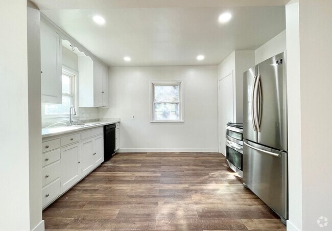 Building Photo - Stunning 4 Bedroom House in Richfield!