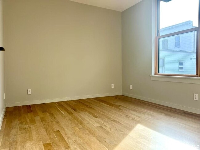 Photo - 145 Willow St Unit 2