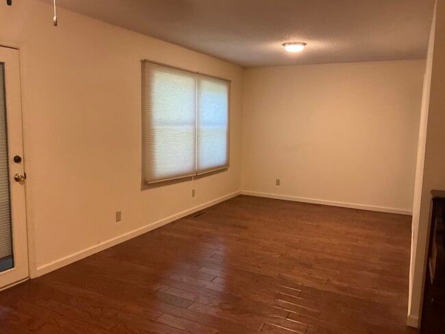 Photo - 2209 Grange Cir