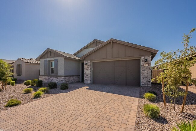 New Build 2023 Beautifully Updated - New Build 2023 Beautifully Updated House