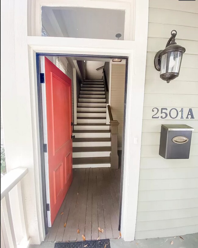 Photo - 2501 Barnard St