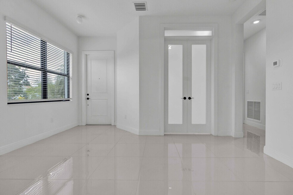 5501 Santa Rosa Ln
