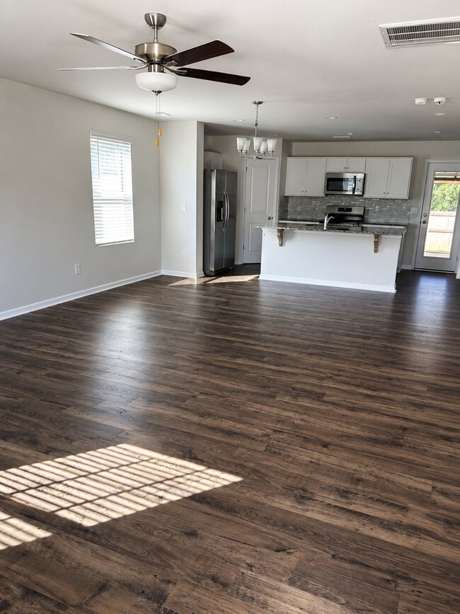 144 Hornet Dr