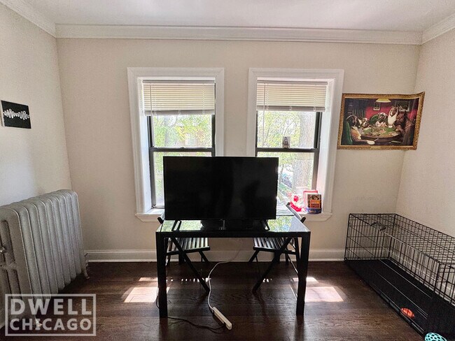 Photo - 2541 N Seminary Ave Unit 2