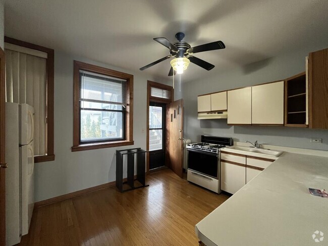 Building Photo - 2 bedroom in Chicago IL 60640 Unit 3W Rental