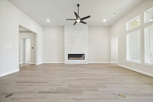 Photo - 2022 Serene Spgs Dr