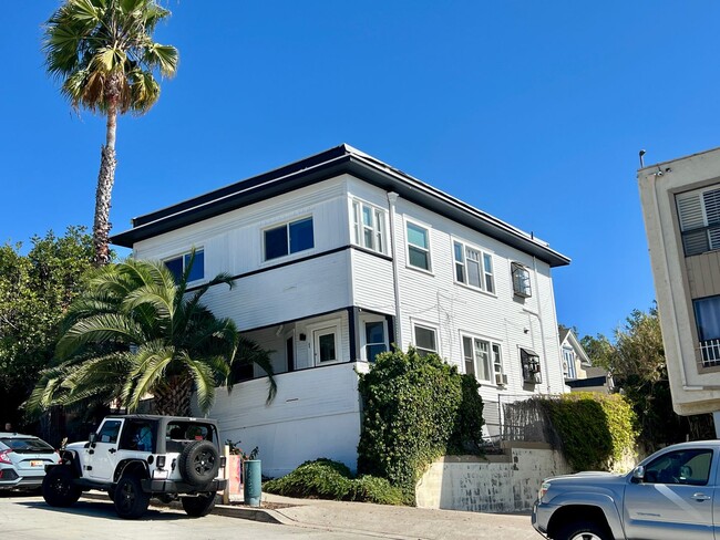 Building Photo - 2129 B St Unit #2