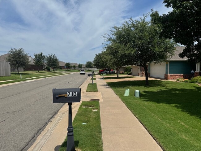 Photo - 713 Heston Cir Unidad 713