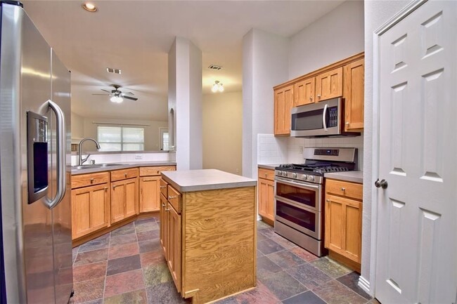 Photo - 807 Wild Petunia Way