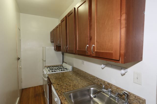 Photo - 836 W Cornelia Ave Unit D4