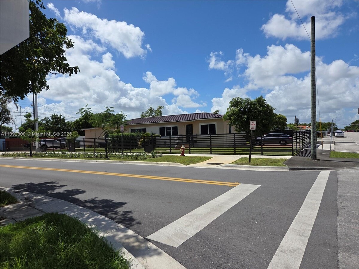 Photo - 1680 E 5th Ave Unidad 1690