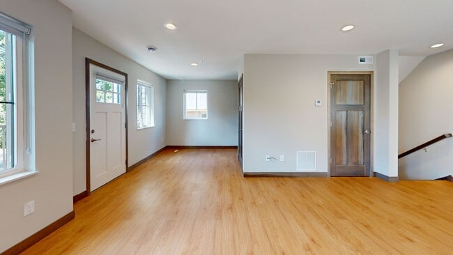 Photo - 1215 SE 8th St Unit #3