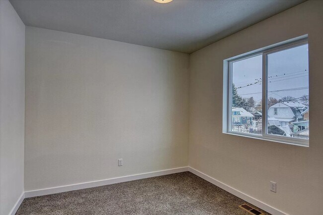 Photo - 1201 - 1205 N Cannon St. Unidad 1205