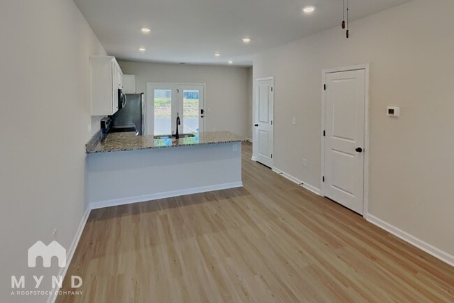 Photo - 1286 Principal Featherstone Ave