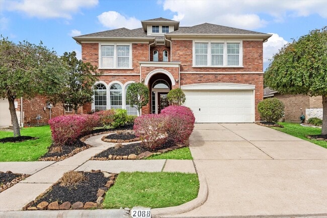 Photo - 2088 Silverthorn Ln