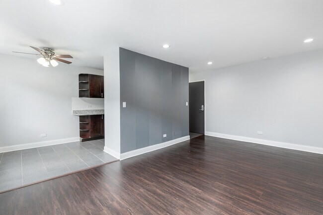 Photo - 5534 N Kenmore Ave