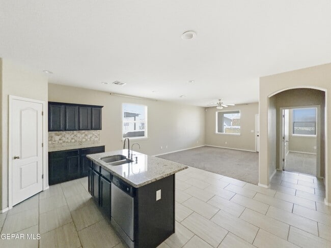 Photo - 1040 Earthstar Pl