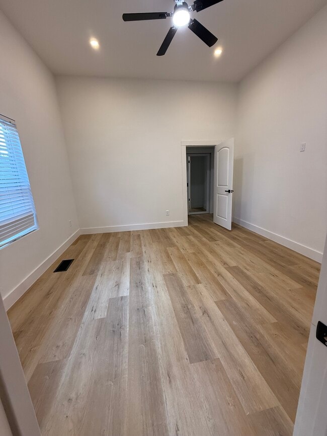 Photo - Wyoming Unit B