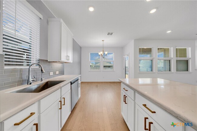 Photo - 2050 Egret Ave