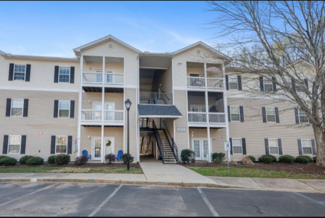 Photo - 202 McKenna Cir (Greenville, SC)