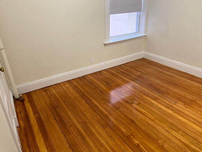 Photo - Nicely renovated 3 bed in Brighton near the Green Line.