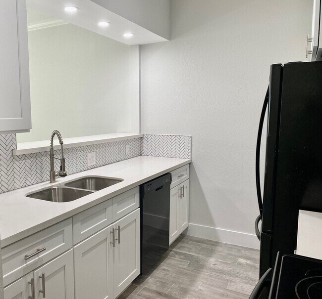 Photo - 632 Wilcrest Dr Unit 632