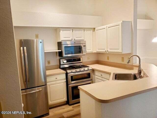 Building Photo - 13810 Sutton Park Dr N Unit 836