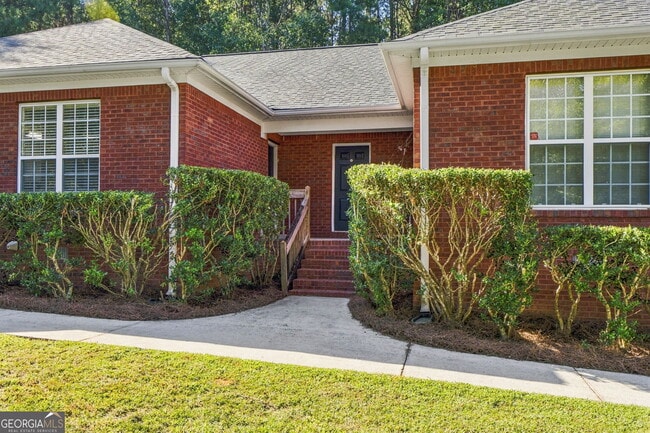 100 Bluebird Ln