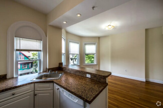 Building Photo - 386 Commonwealth Ave Unit 3 Rental