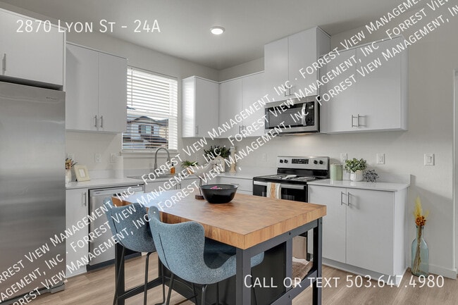 Photo - 2870 Lyon St