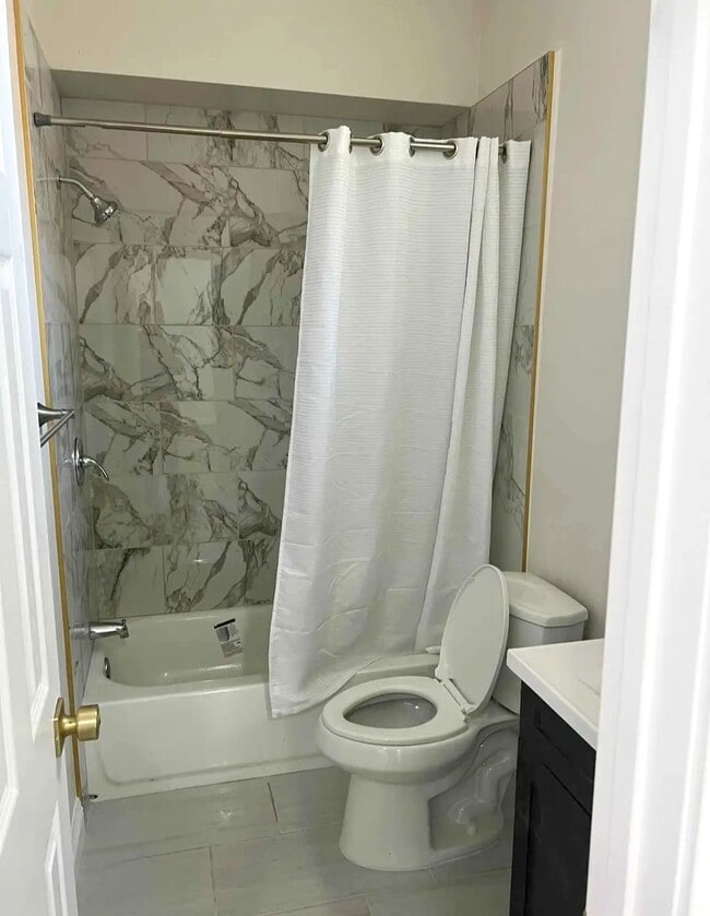 Photo - 6288 Susana St