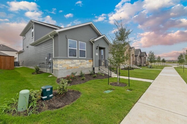 Building Photo - 204 Flowers Ave