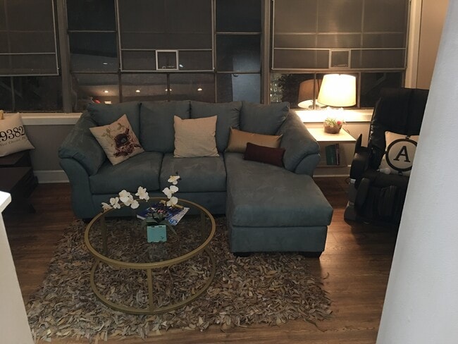 Photo - 599 E Morningside Dr NE