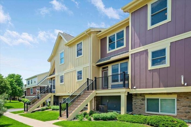 Building Photo - 10741 Falling Water Ln