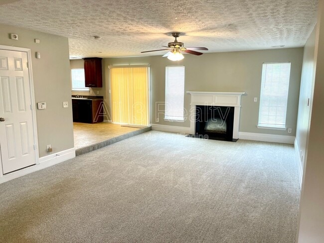 Photo - 225 Forrest Ln
