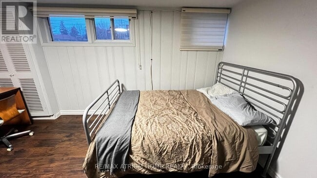 Photo - 949 Willowdale Ave