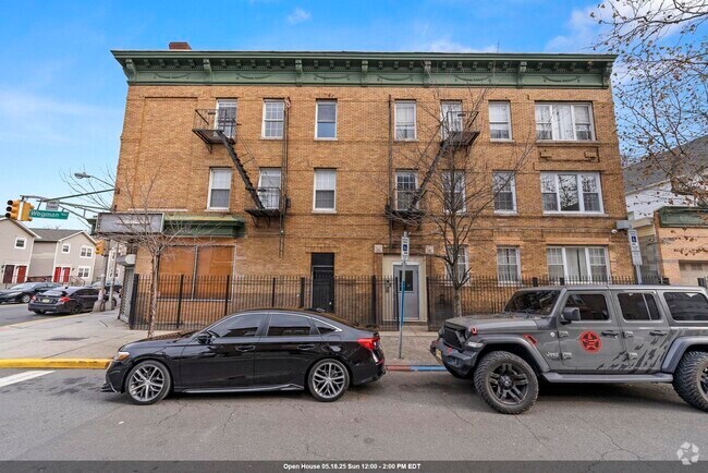 Building Photo - 498 Ocean Ave Unit 1 Rental