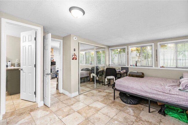 Photo - 2333 Batson Ave