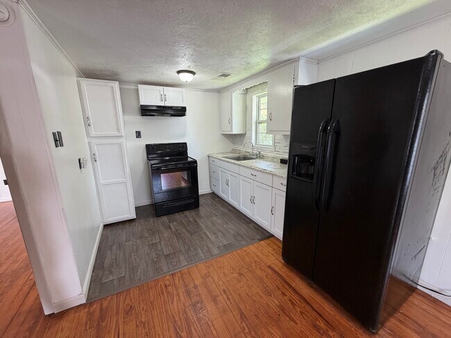 Photo - 108 Miller Ave Unit B