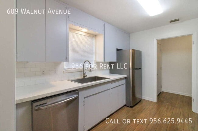 Photo - 609 W Walnut Ave