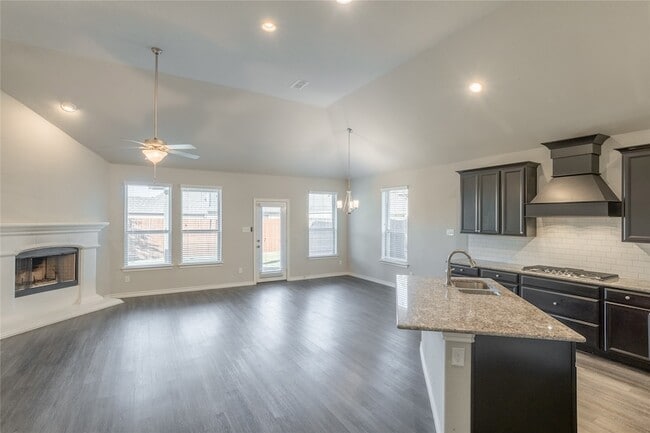 Building Photo - 1017 Lake Cypress Ln